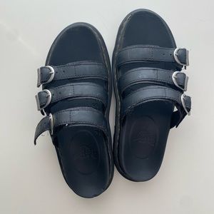 DR MARTEN BLAIRE PLATFORM BLACK BUCKLE SANDALS SLIP ON WOMENS SIZE 7